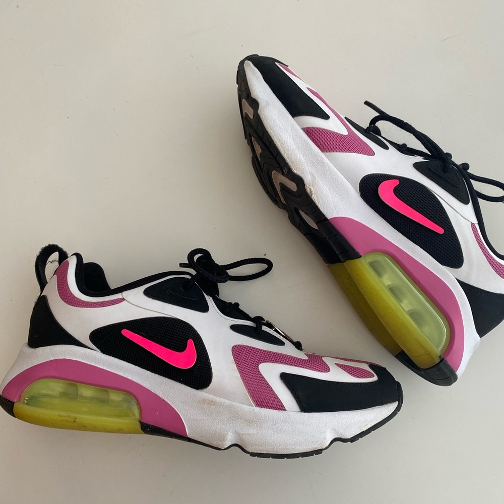 Nike colour block air maxes in a women’s size 9